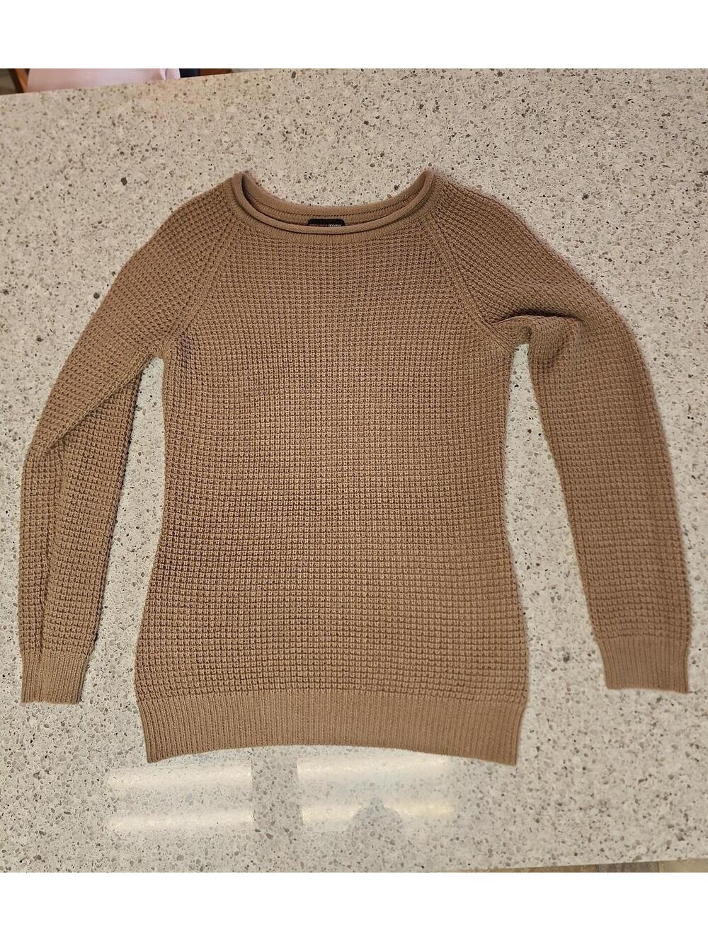 Sweater - Picture 4 of 8